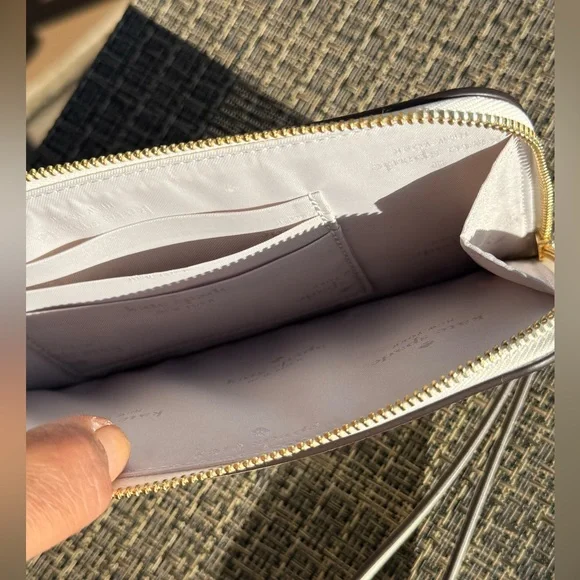 NWT! Kate Spade White Floral Leather cut Out Wristlet - Picture 6 of 8